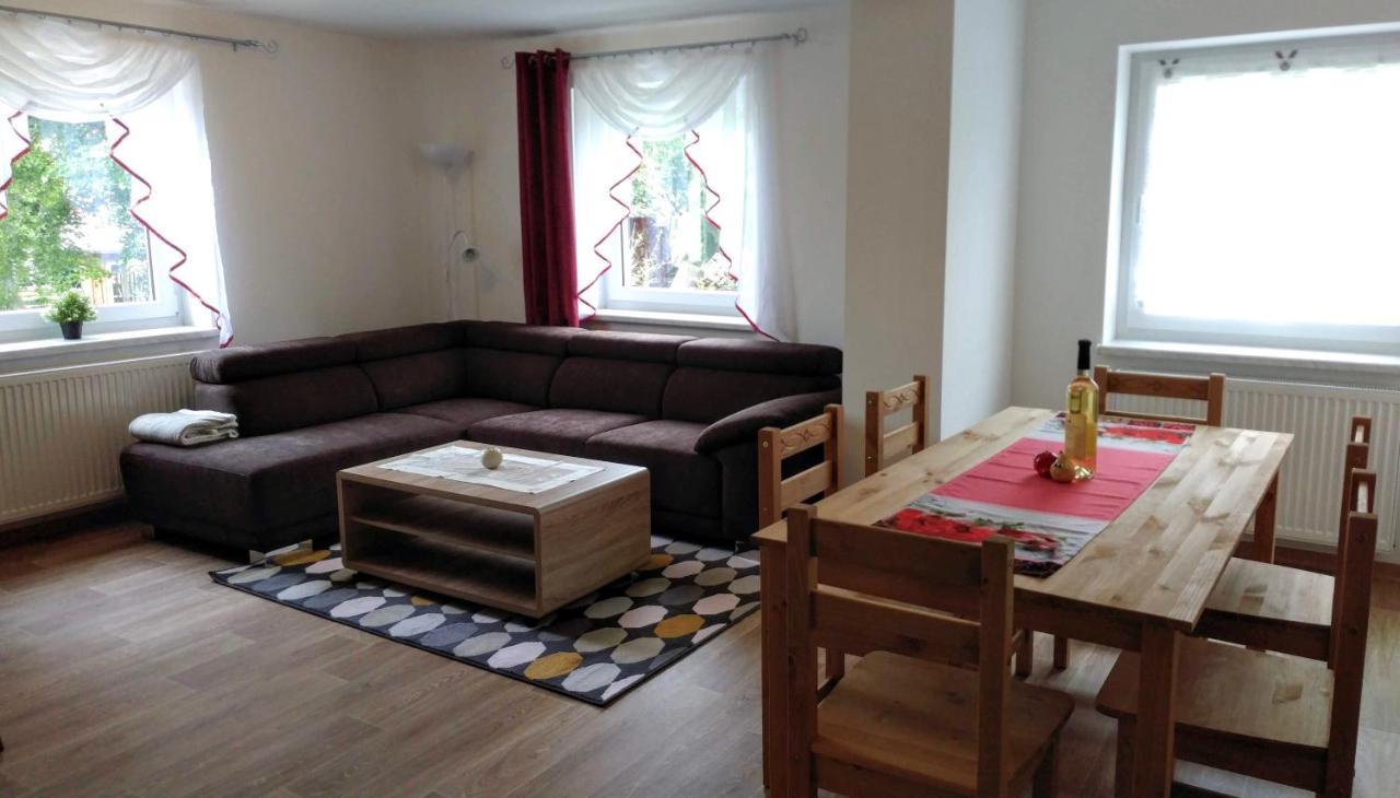Ferienwohnung Berger ラインハルトシュドルフ＝シェーナ エクステリア 写真
