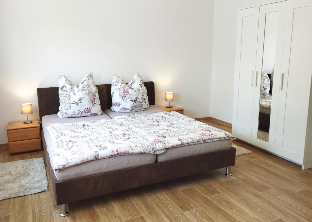 Ferienwohnung Berger ラインハルトシュドルフ＝シェーナ エクステリア 写真